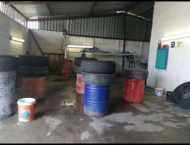 900M² WAREHOUSE FOR SALE IN BOLTONIA